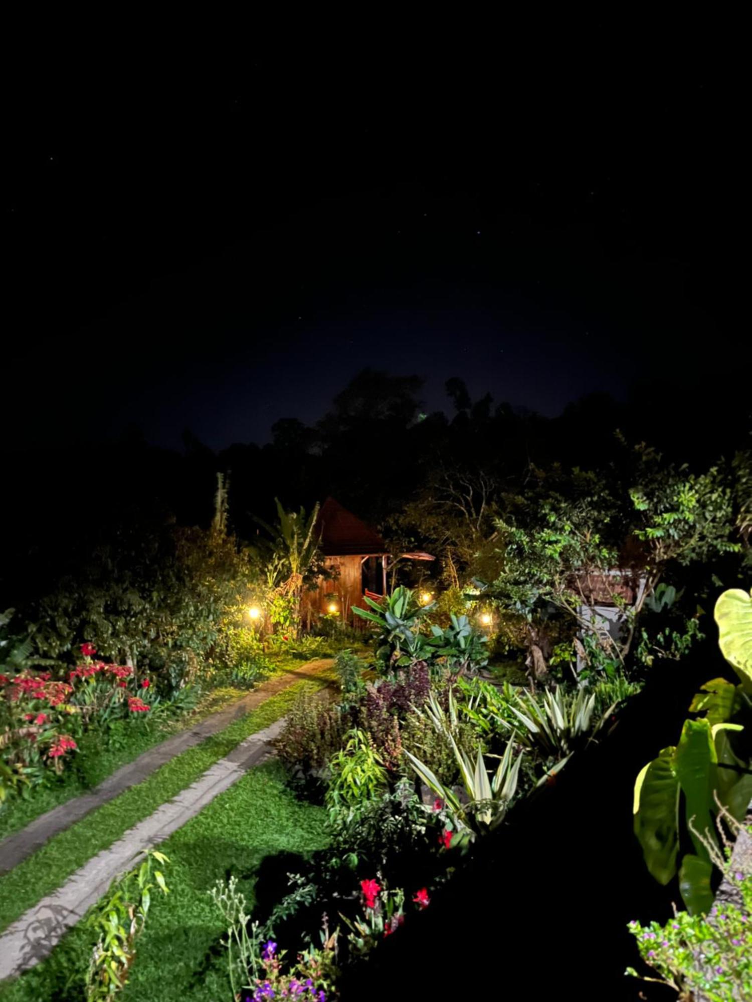 Manigelang Villa Munduk  Exterior photo